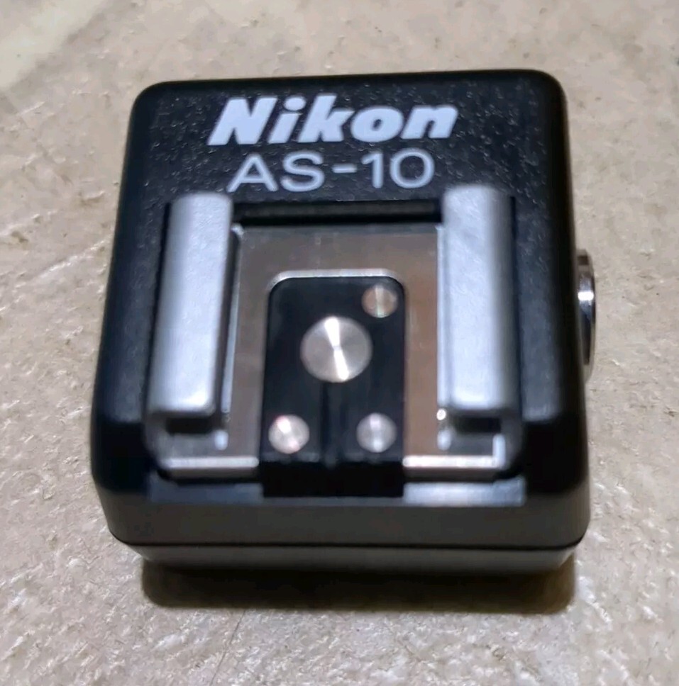 Nikon AS-10 TTL Multi-Flash Adapter