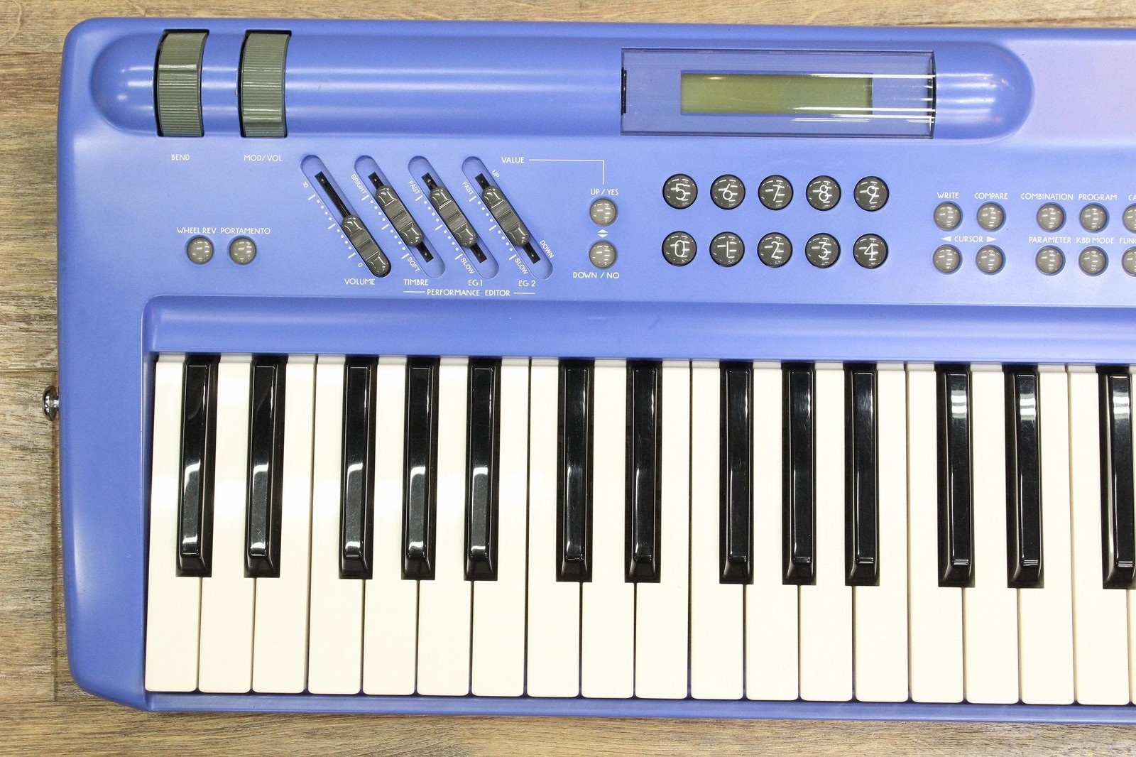 KORG 707 [002889]
