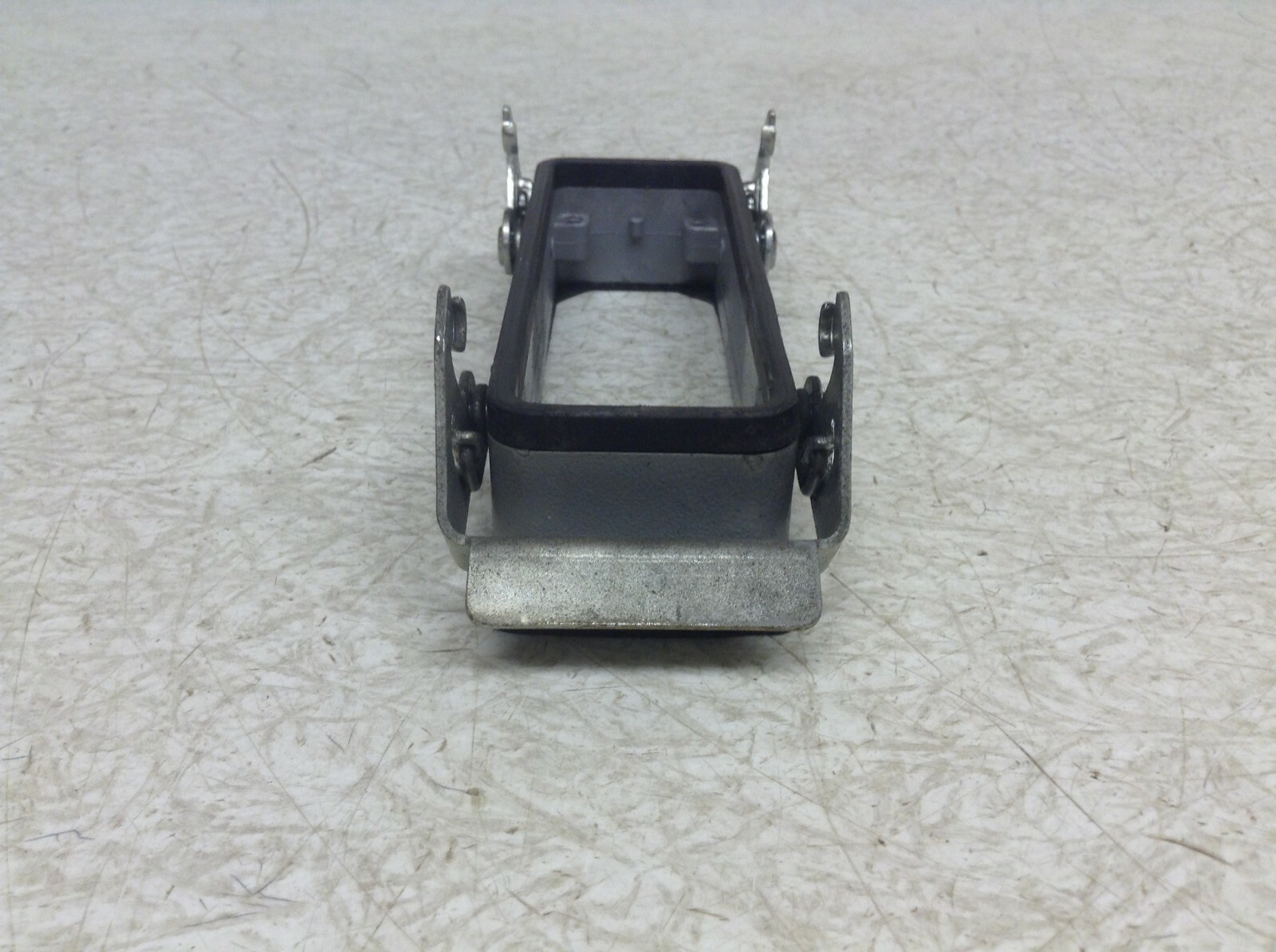 Phoenix Contact 1687312 Cable Feed Panel Mount Base Housing (TSC)
