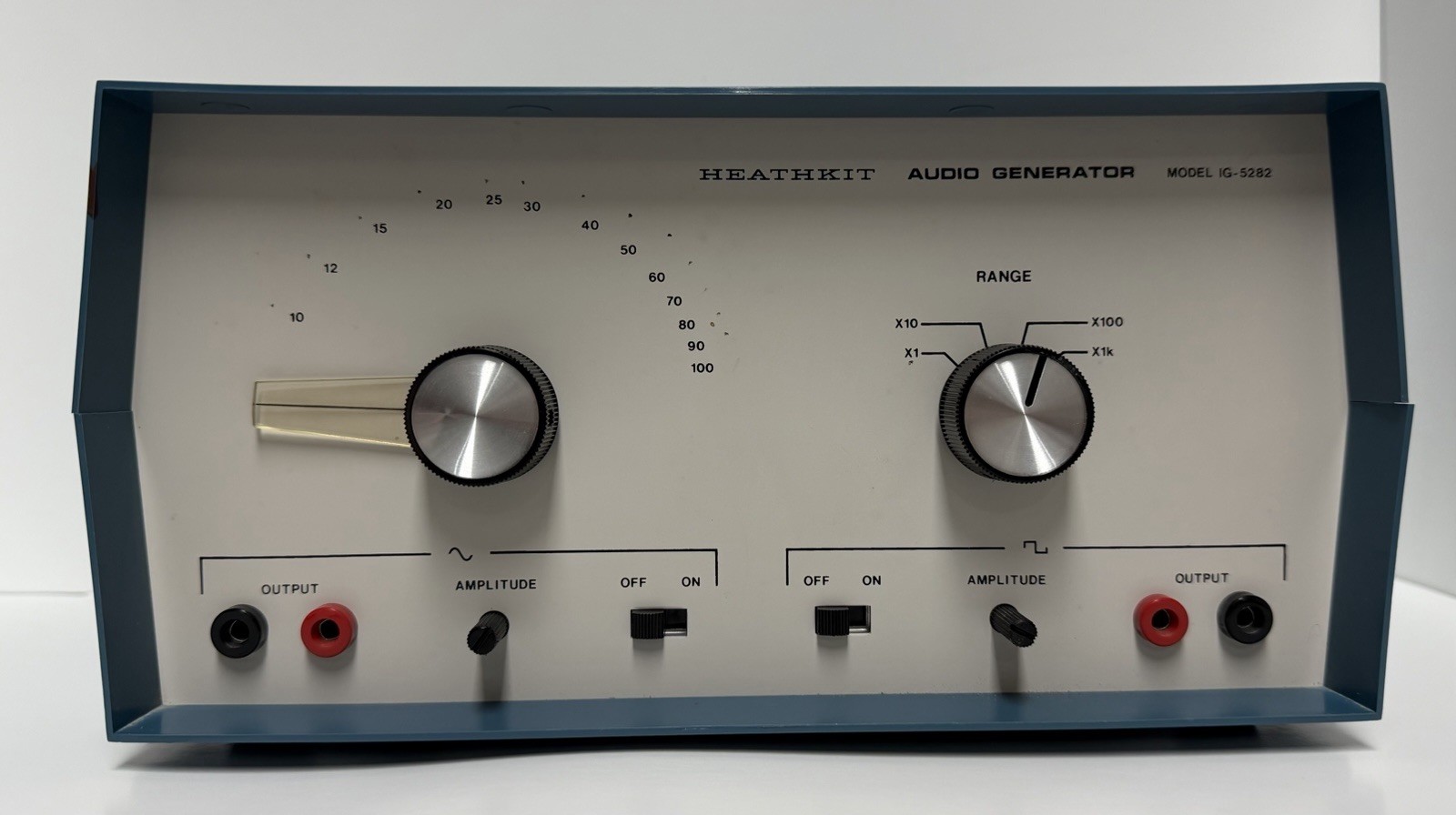 Heathkit Audio Generator model IG-5282   Good cosmetic Condition- UNTESTED