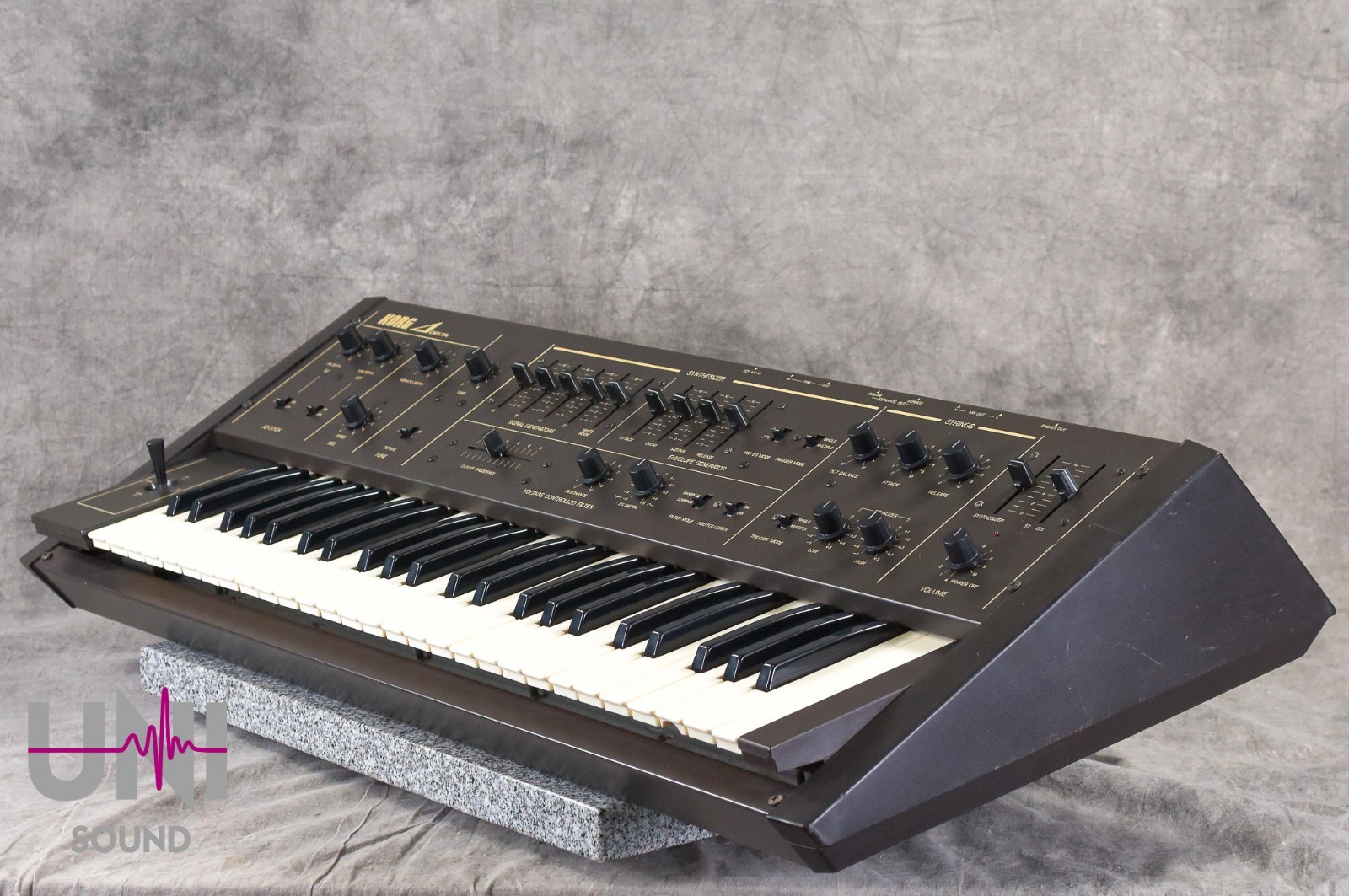 KORG Delta DL-50 Analog Strings Synthesizer in Very Good Condition