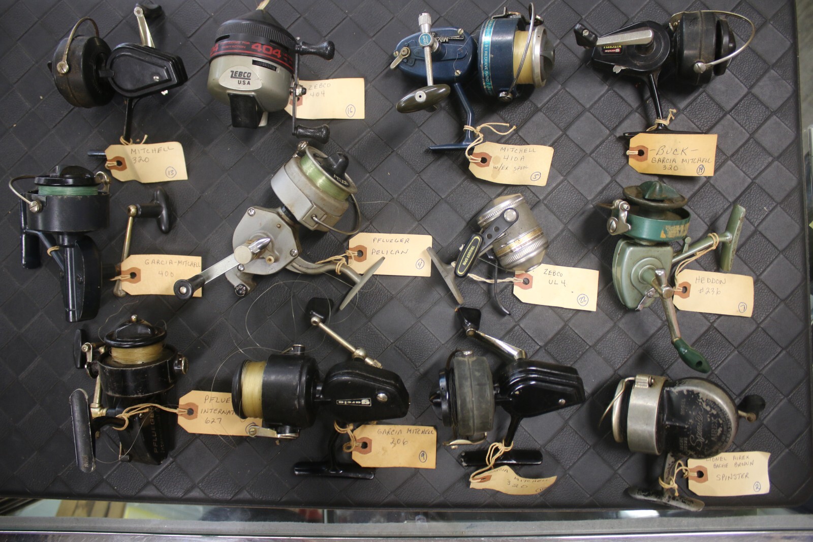 Lot of 12 Vintage Fishing Reels #27