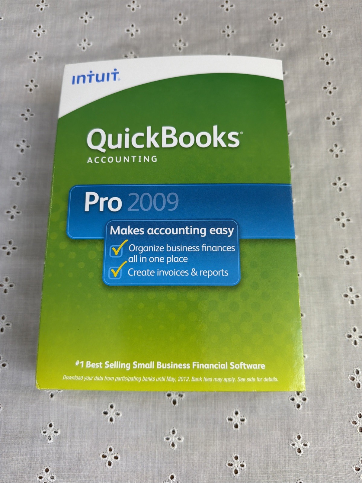 Intuit Quickbooks Accounting Desktop Pro 2009 for PC Window XP  ~ NEW / OPEN BOX