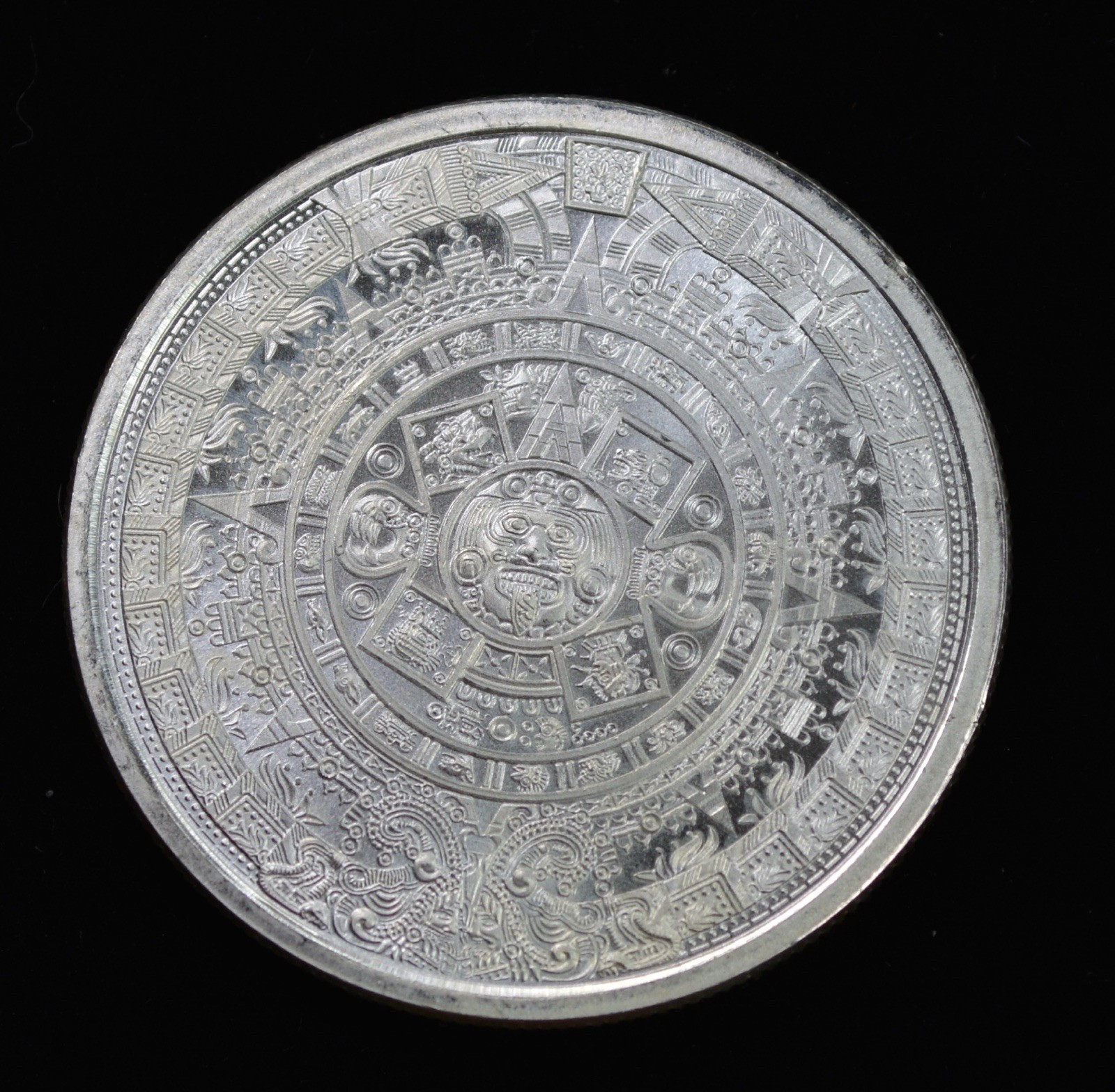 Cuauhtemoc Aztec Calendar 1/2 Troy Oz .999 Fine Silver Round (B)