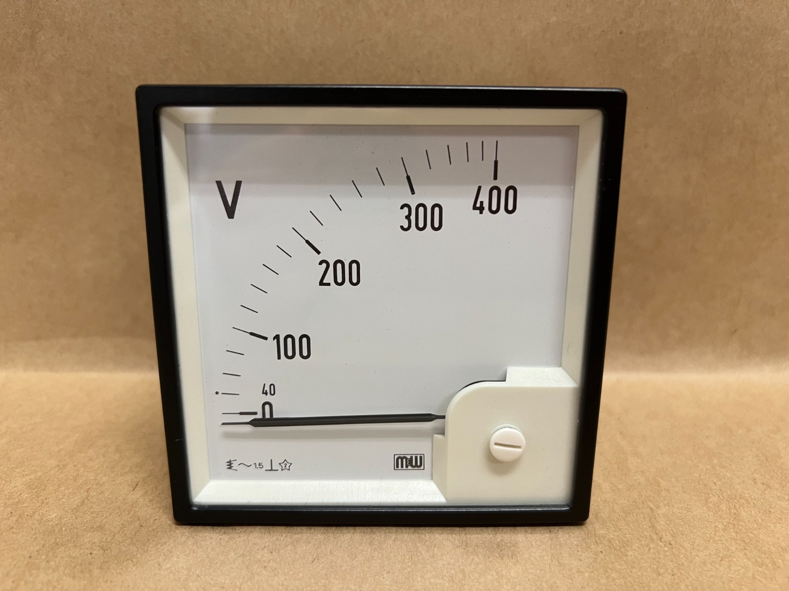 M&W Voltmeter 0-400V