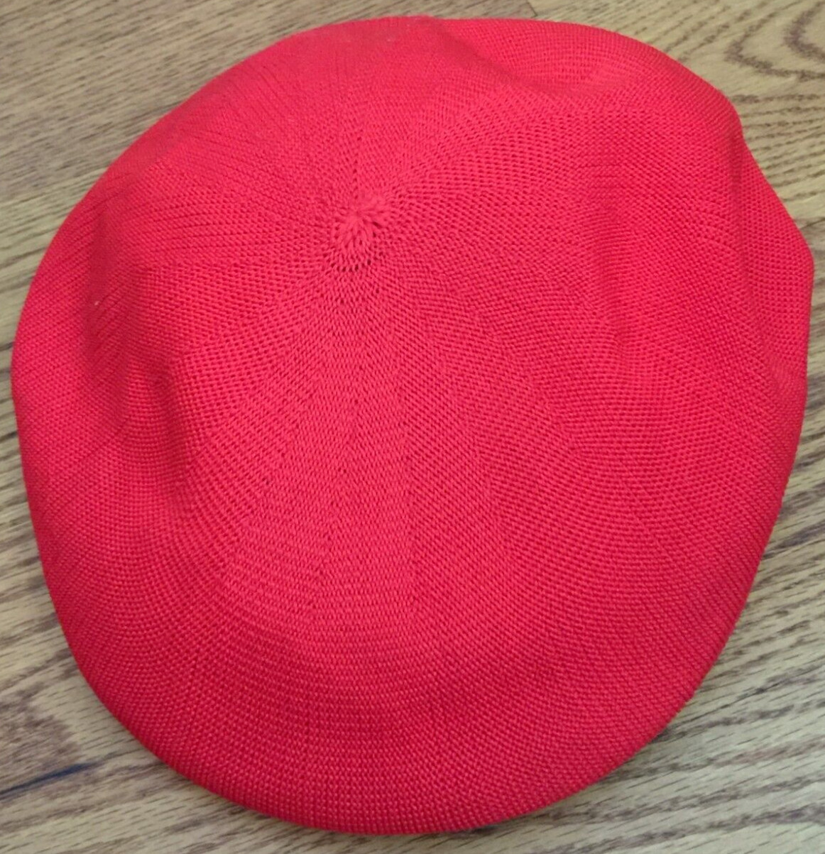 RED CAP KNIT POLYESTER EMBROIDERED LOGO GOLF FLAT CAP HAT MENS