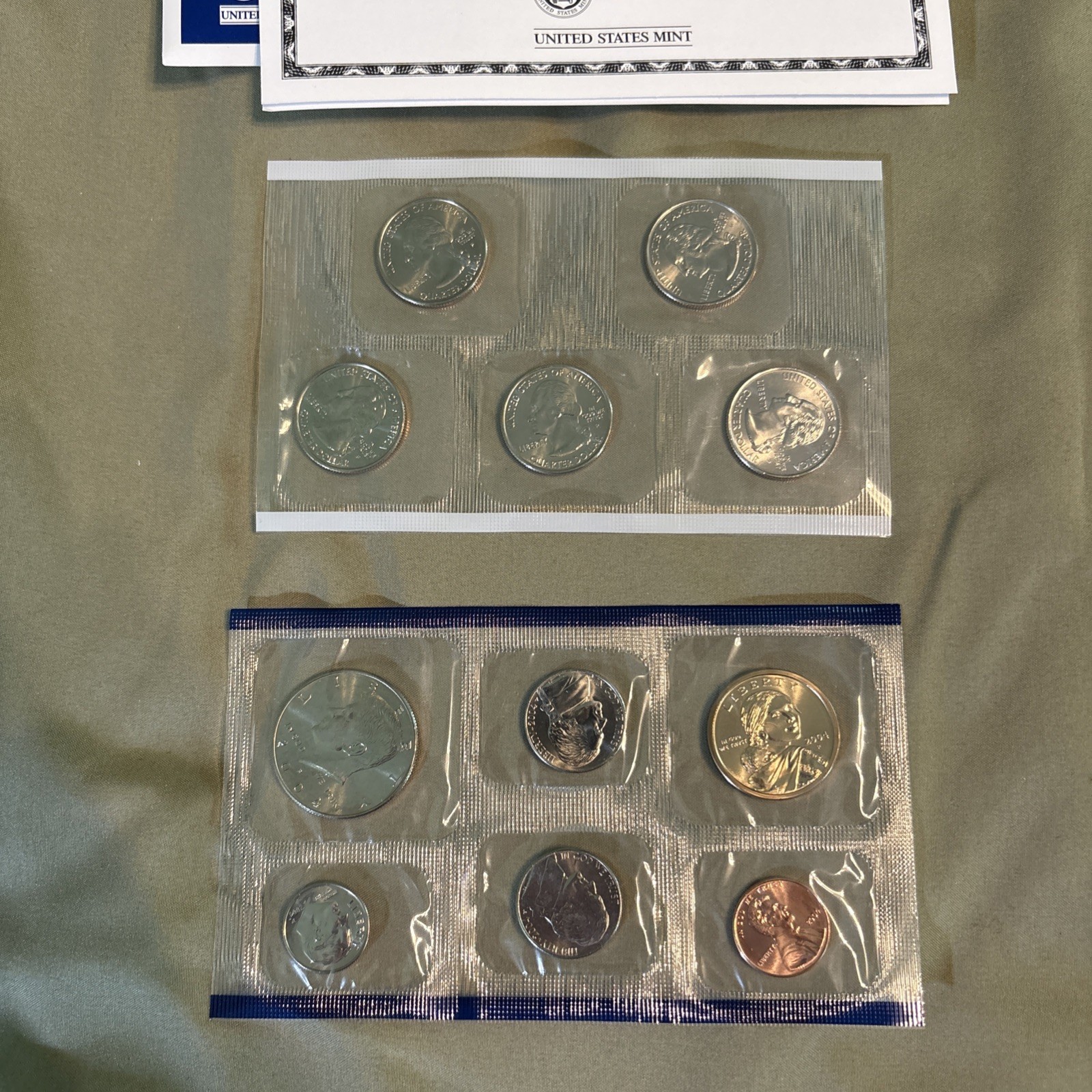 US Mint Denver & Philadelphia 2004 Uncirculated Coin Sets