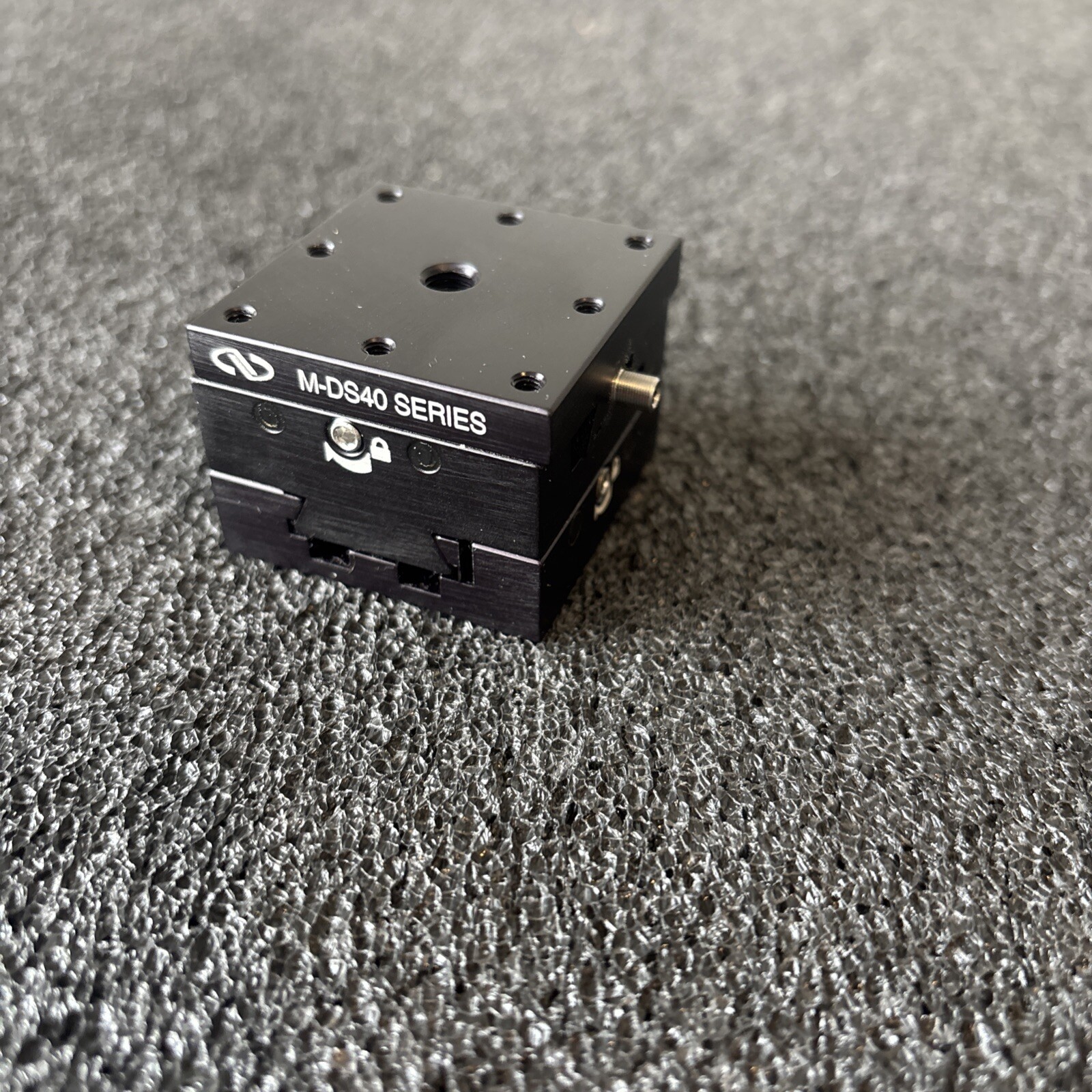 Newport M-DS40 XY Positioning Stage