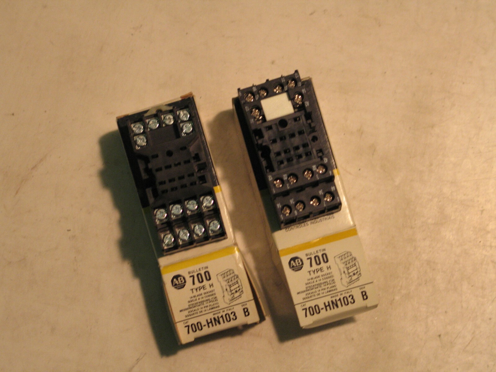 NIB 2PCS AB ALLEN BRADLEY 700-HN103/HN128 RELAY SOCKET 14 PIN 4PDT 7A 300V P6111
