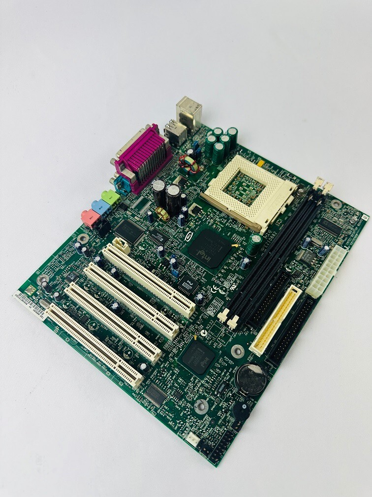 Intel D815EGEW Desktop Board