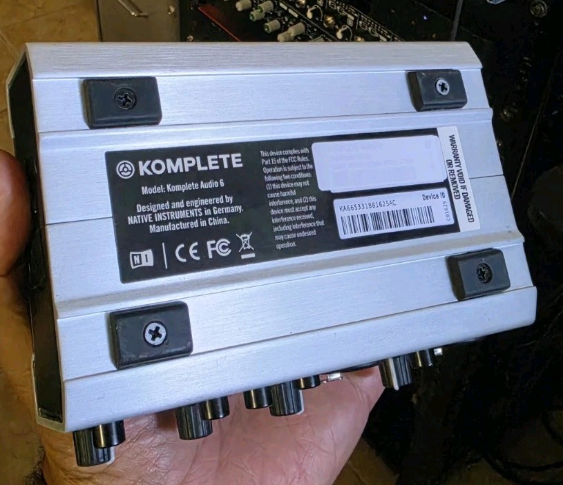Native Instruments KOMPLETE AUDIO 6 Digital Recording Interface