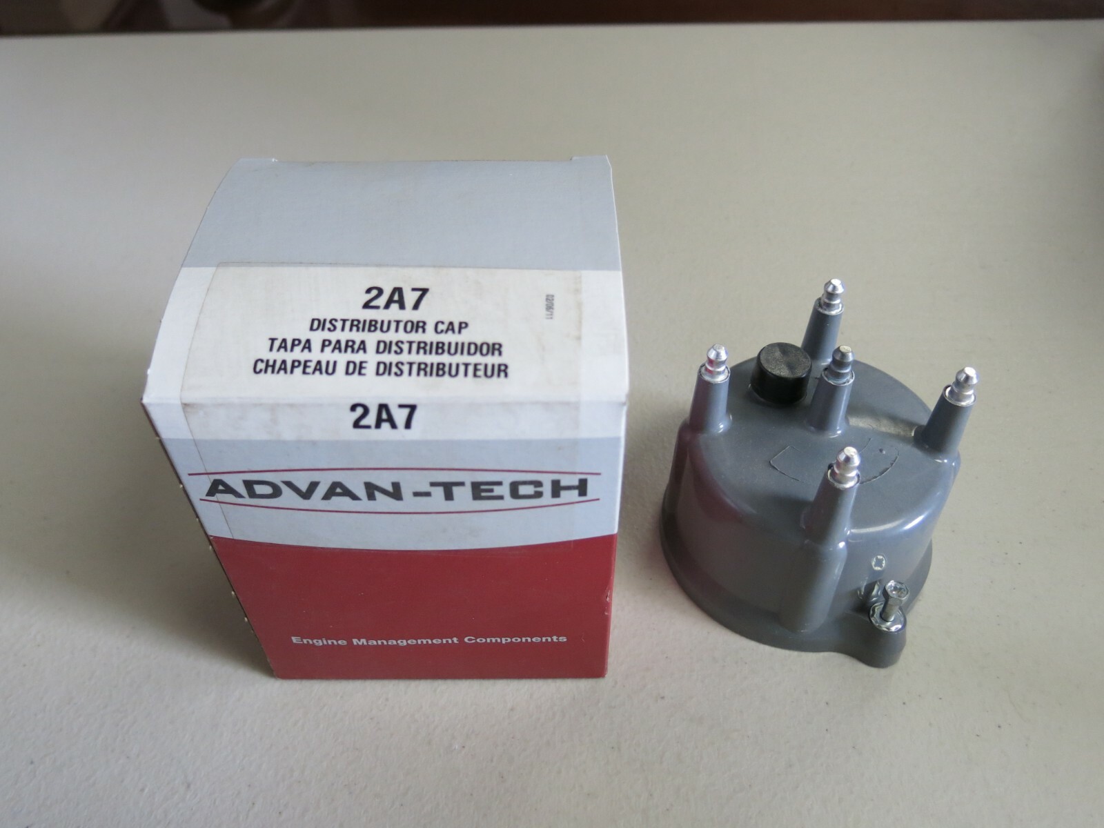 Nos Advan-Tech Distributor Cap (2A7)