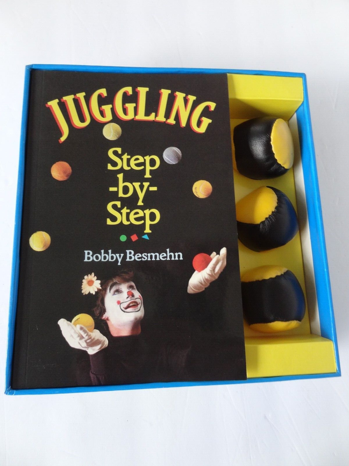 JUGGLING  Step-By-Step Book & Juggling Balls by Bobby Besmehn. Gift Set. New.