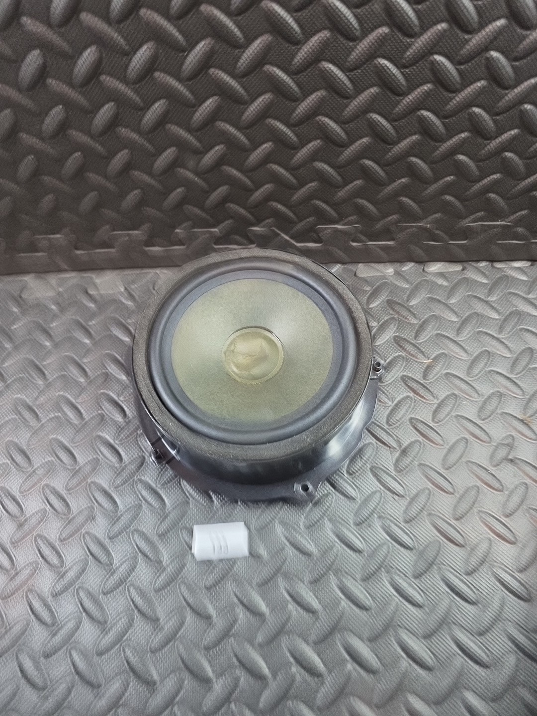 JAGUAR XE SOUND SPEAKER FITS ANY DOOR GX7318808CD X760 2016
