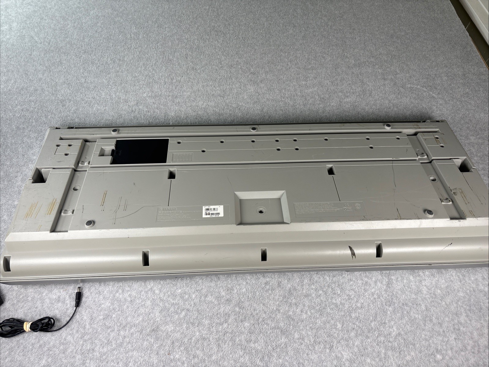 Yamaha YPT-300 61-Key Electronic Keyboard - Tested
