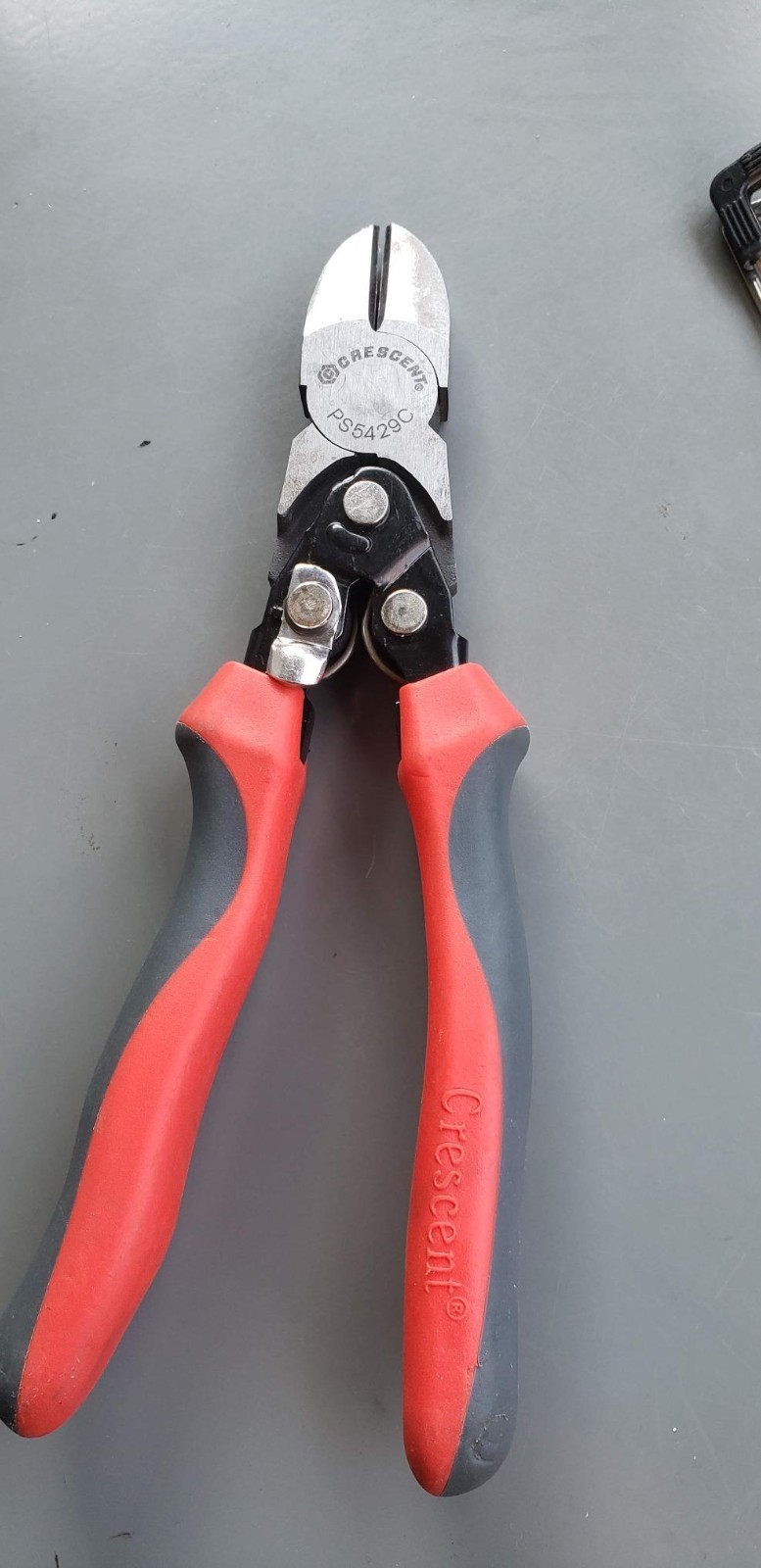 Pro Series 9in Compound Diagonal Pliers PS5429C Co Molded Grips Induction Harden