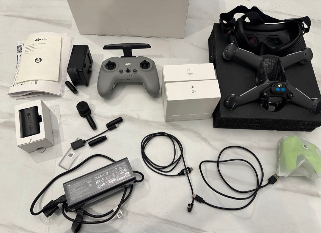 DJI FPV Combo Drone Kit Goggles Remote Controller 4K Camera Gray