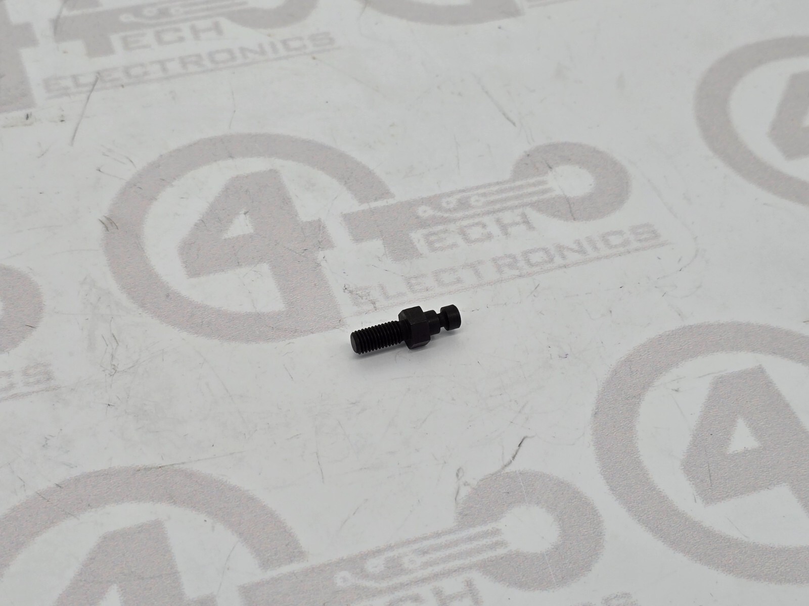 Universal Instruments Screw 14079000
