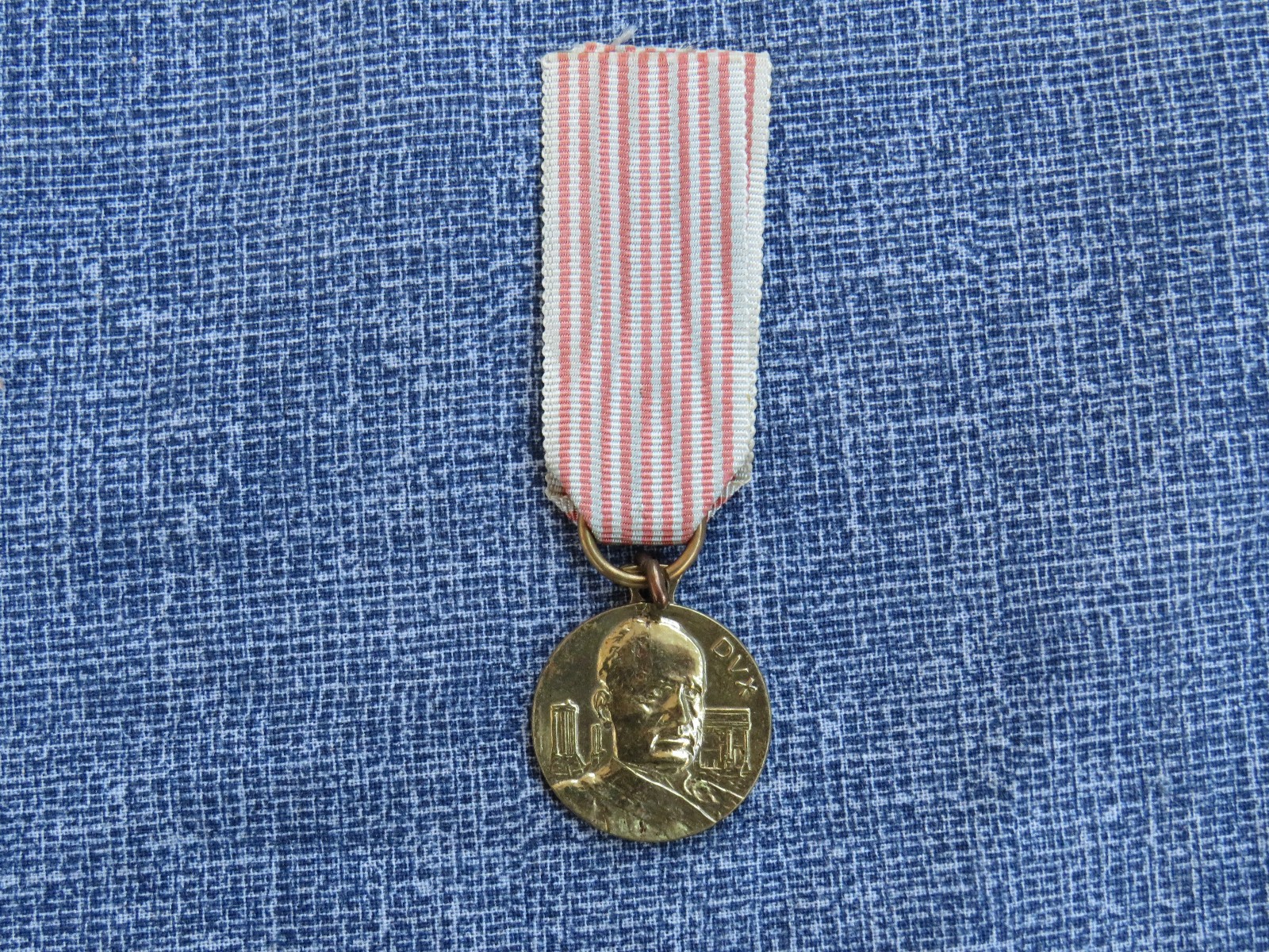 WWII ITALIAN FASCIST DICTATOR MUSSOLINI MEDAL ....GOLD PLATED? EXCELLENT COND