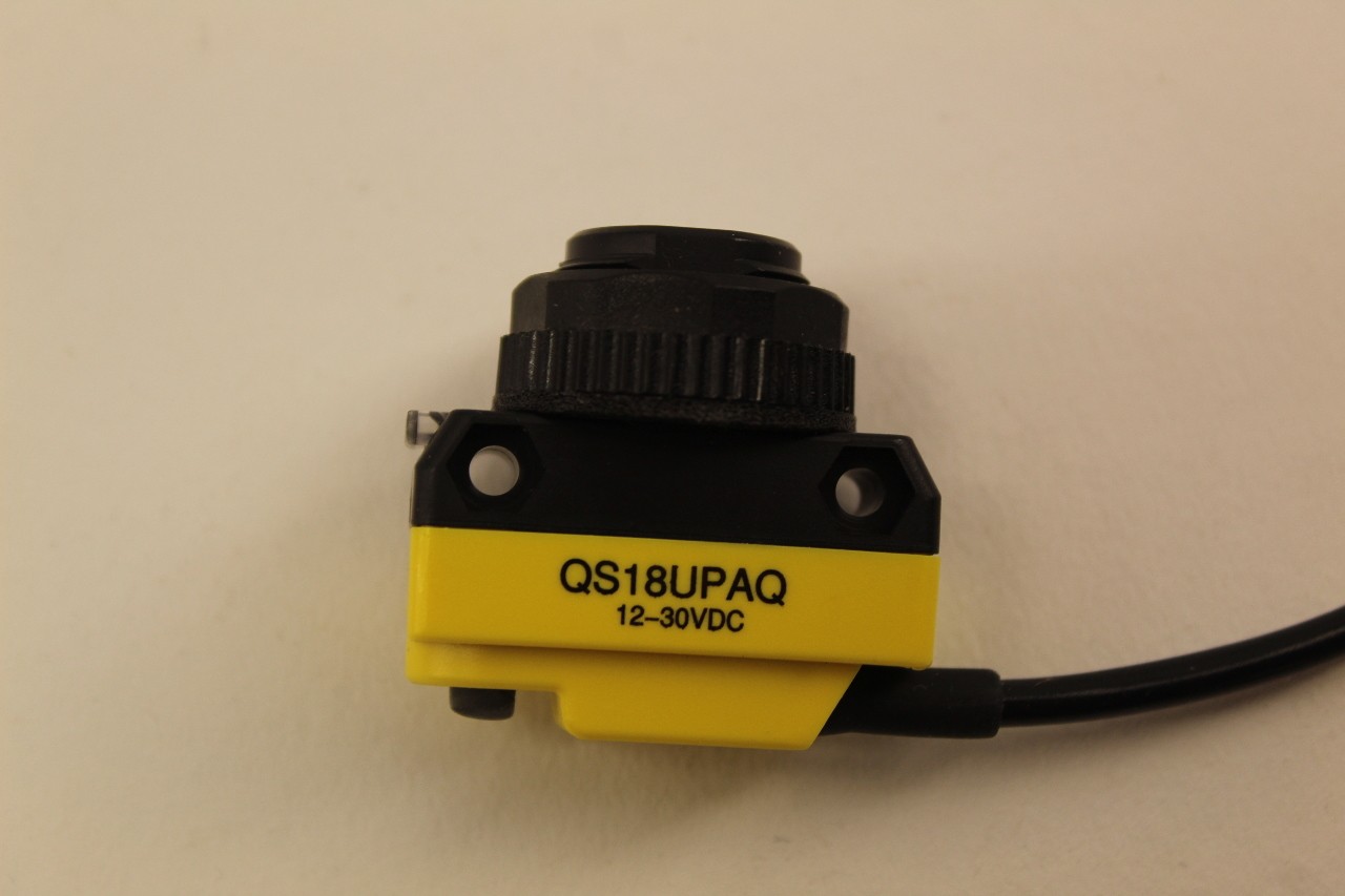 Banner QS18UPAQ Sensor New In Box