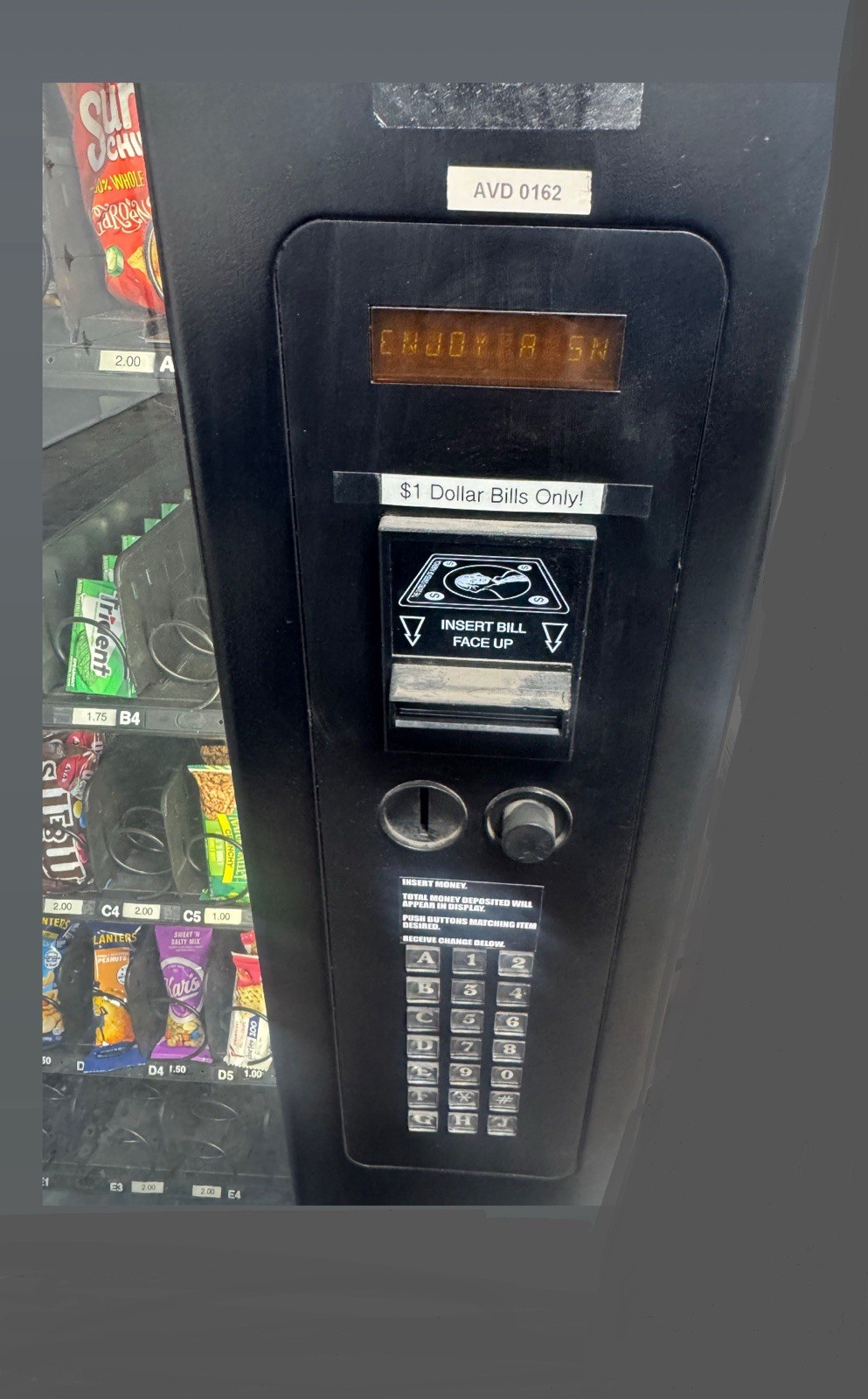 USI Snack Vending Machine – Model 3085 – 23 Selections – Great Price!