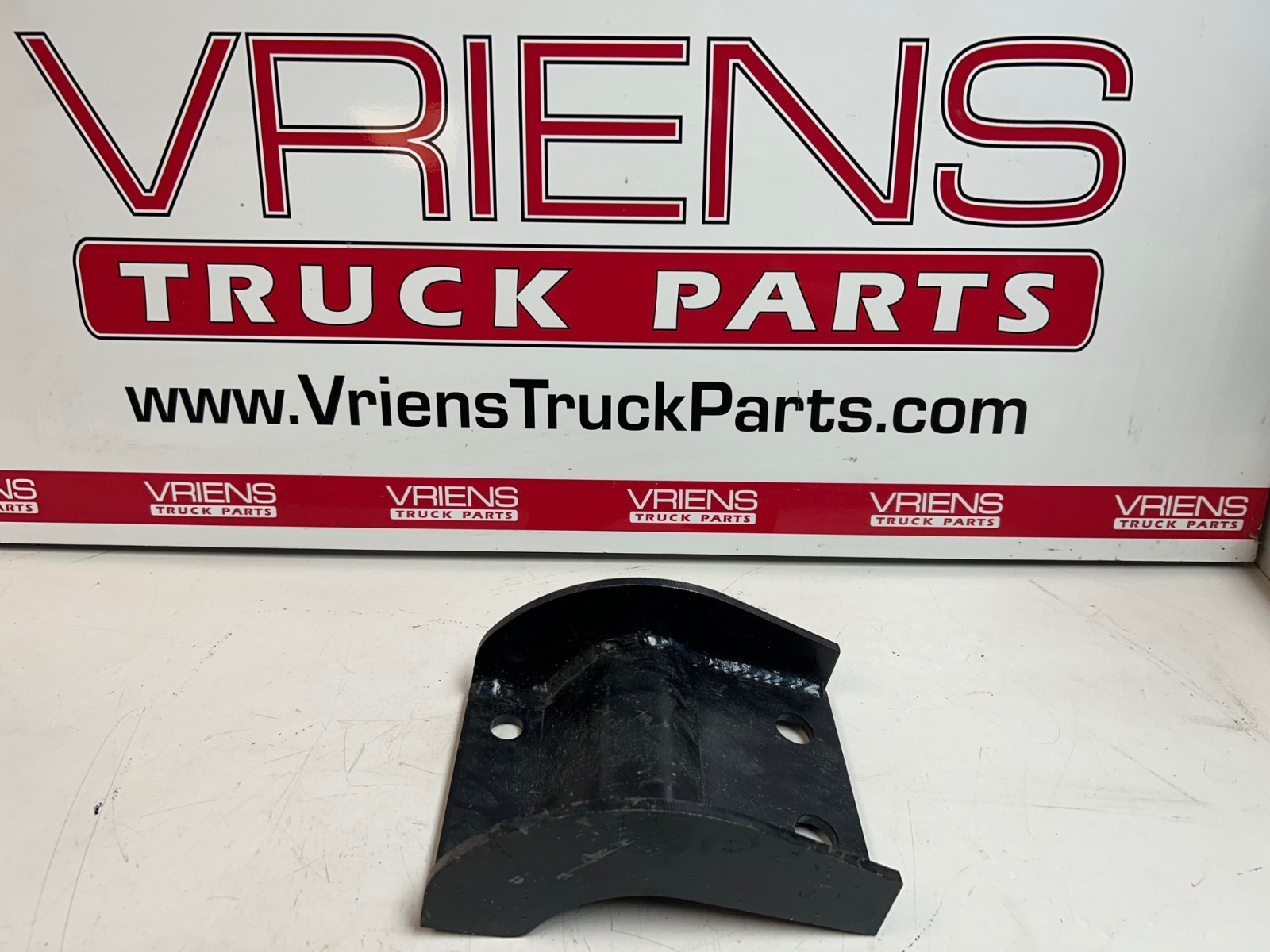 KENWORTH K071-304 CAP-FRAME BRACKET AG100