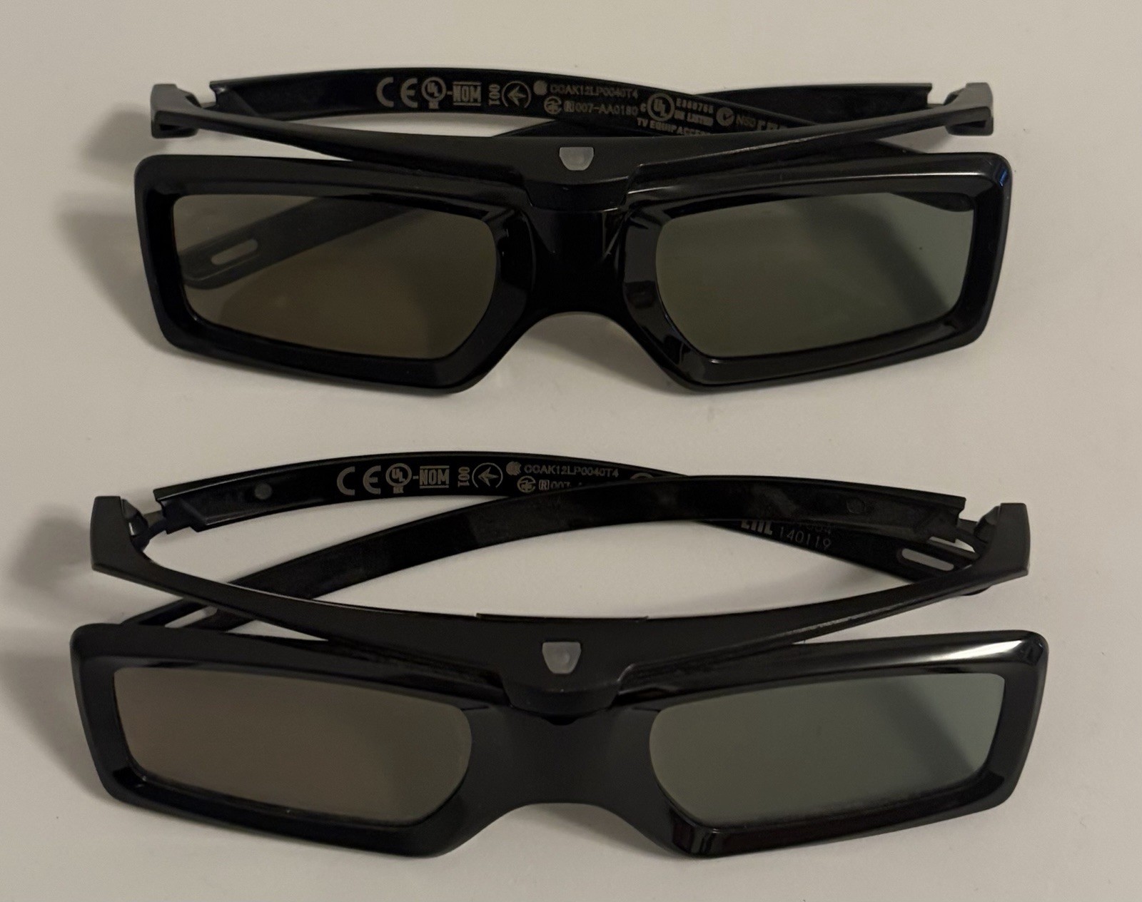 Set Of 2 Black Sony Active Shutter 3D Glasses TDG-BT400A - Two Pair