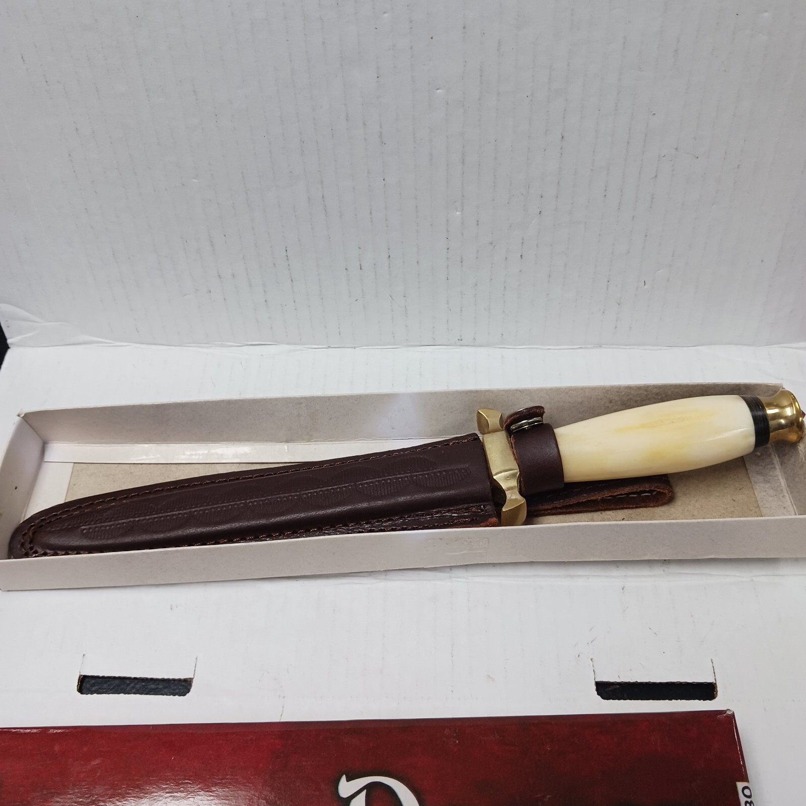 Assassins 12 1/2" Renaissance Full Tang Dagger w/ Leather Sheath