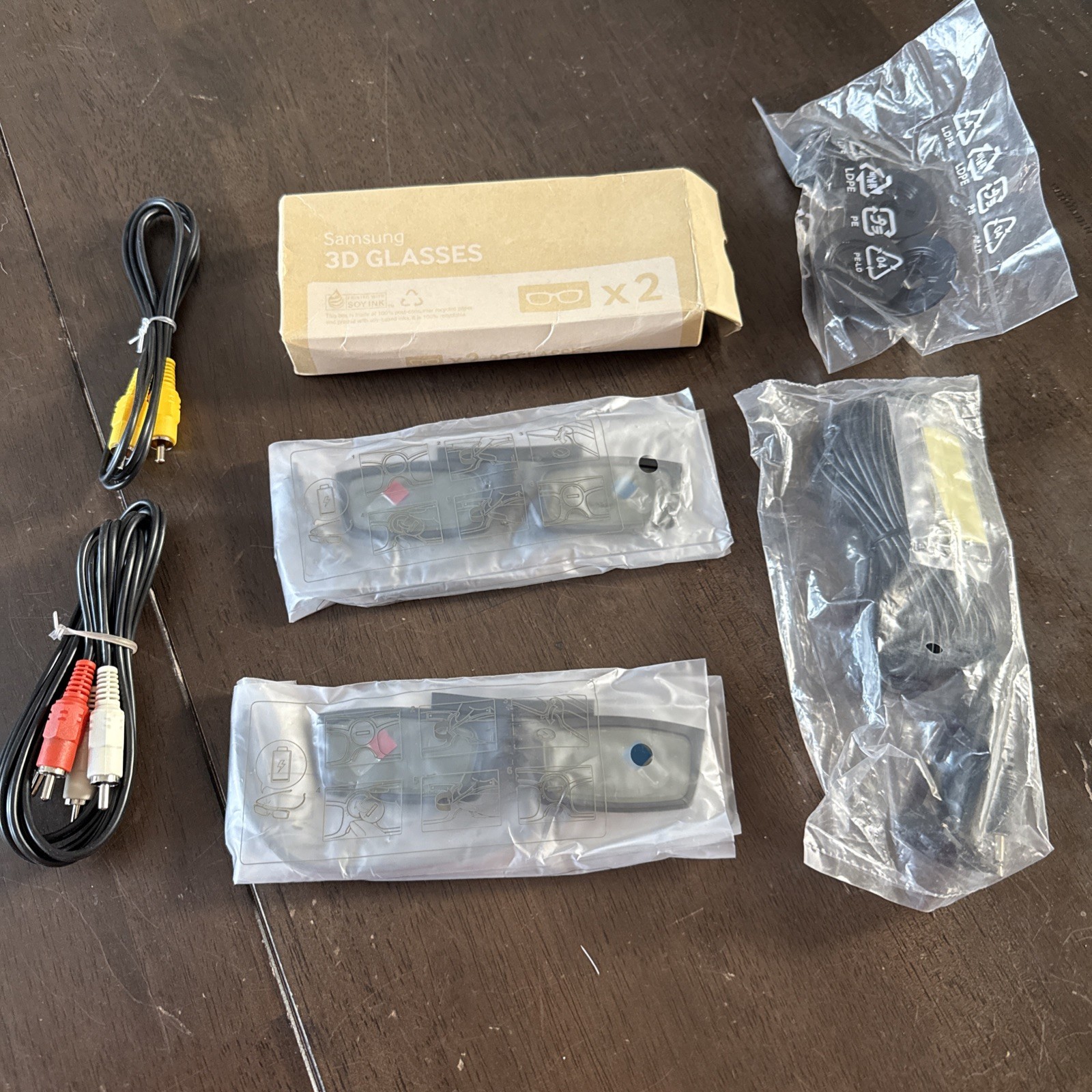 Samsung Glasses 3D Glasses 2 Pair SSG-5150GB W/Box and Random Cords