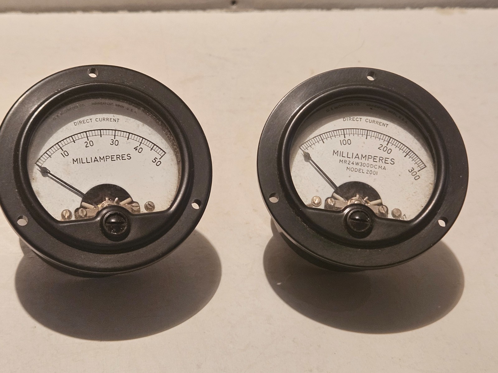 A1    /   2  New McClintock Direct Current Milliamperes Meter, 0-50 And 0-300