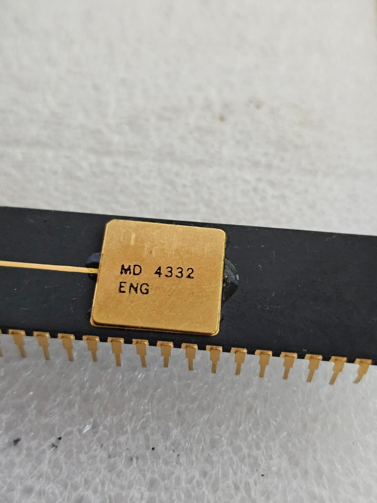 Mitel MD4332BD 32-Segment LCD Display Driver Gold Ceramic Engineering Sample