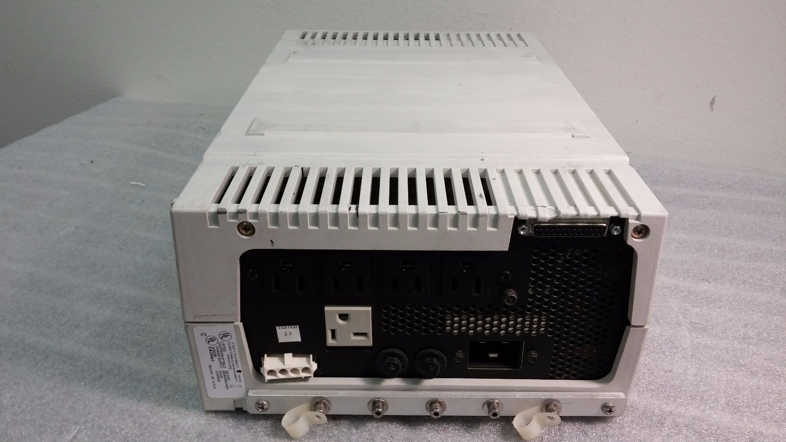 Eaton UPS D2012012252C Model 2000P2SE Powerware Prestige EXT.