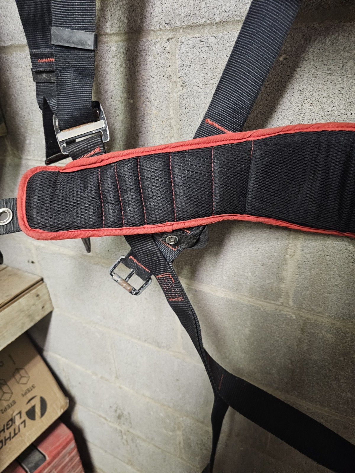 3M PROTECTA 1161205 MED/LG FULL BODY HARNESS W/ BELT FALL PROTECTION SALA
