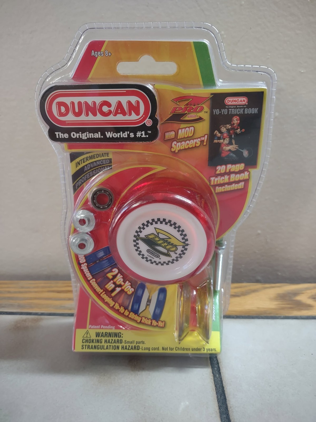 Duncan Pro Z Red+White Yo-Yo with Mod Spacers and Trick Book