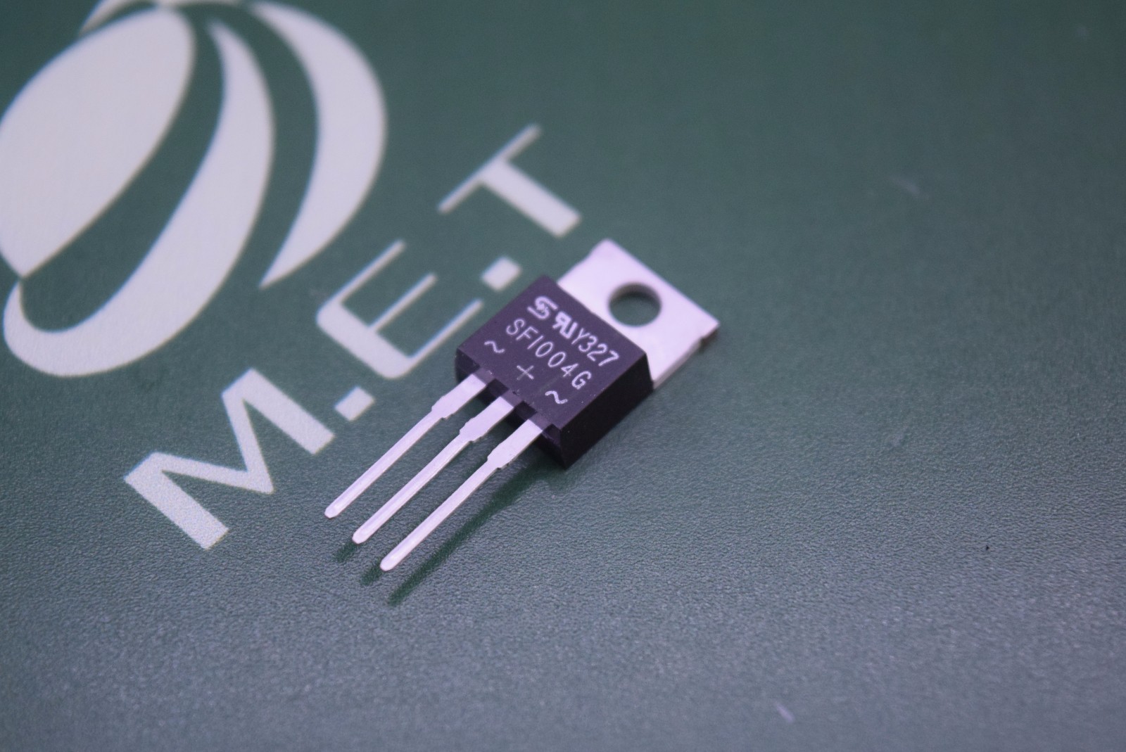Tsc 10.0 Amps Glass Passivated Super Fast Rectifiers Sf1004G [ Lot Of 100 ]