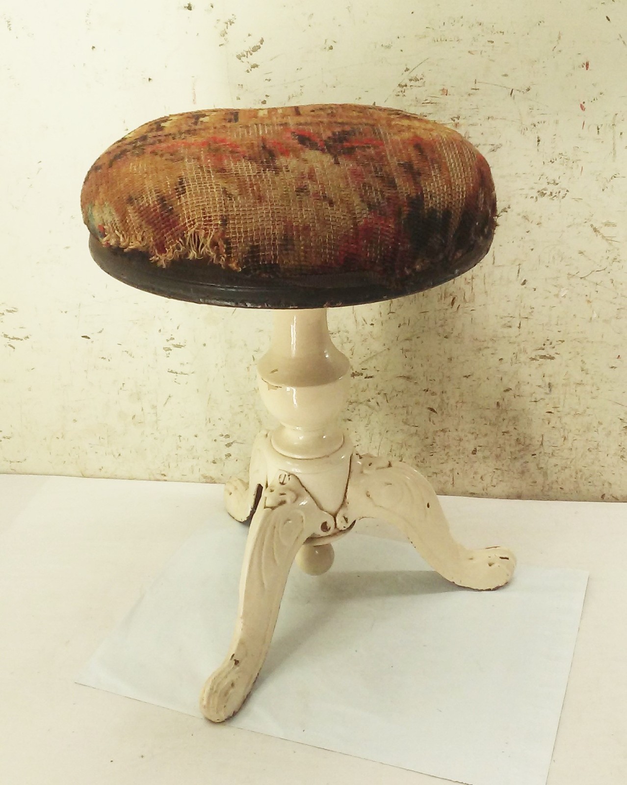 Vtg antique Wood piano stool adjustable chair ornate cast iron legs victorian