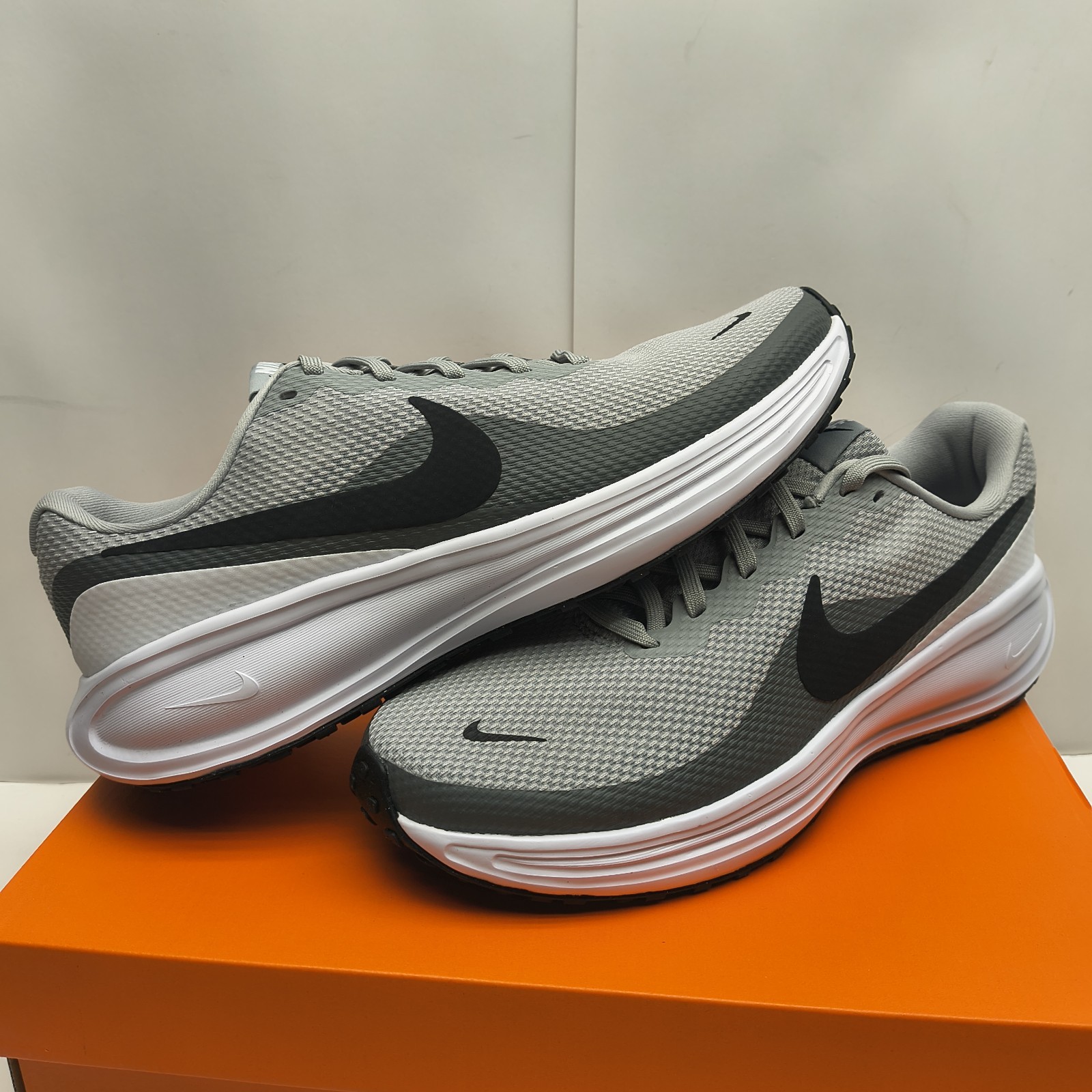 Nike Revolution 8 Smoke Grey Running Walking Wide Unisex Shoes Choose Size