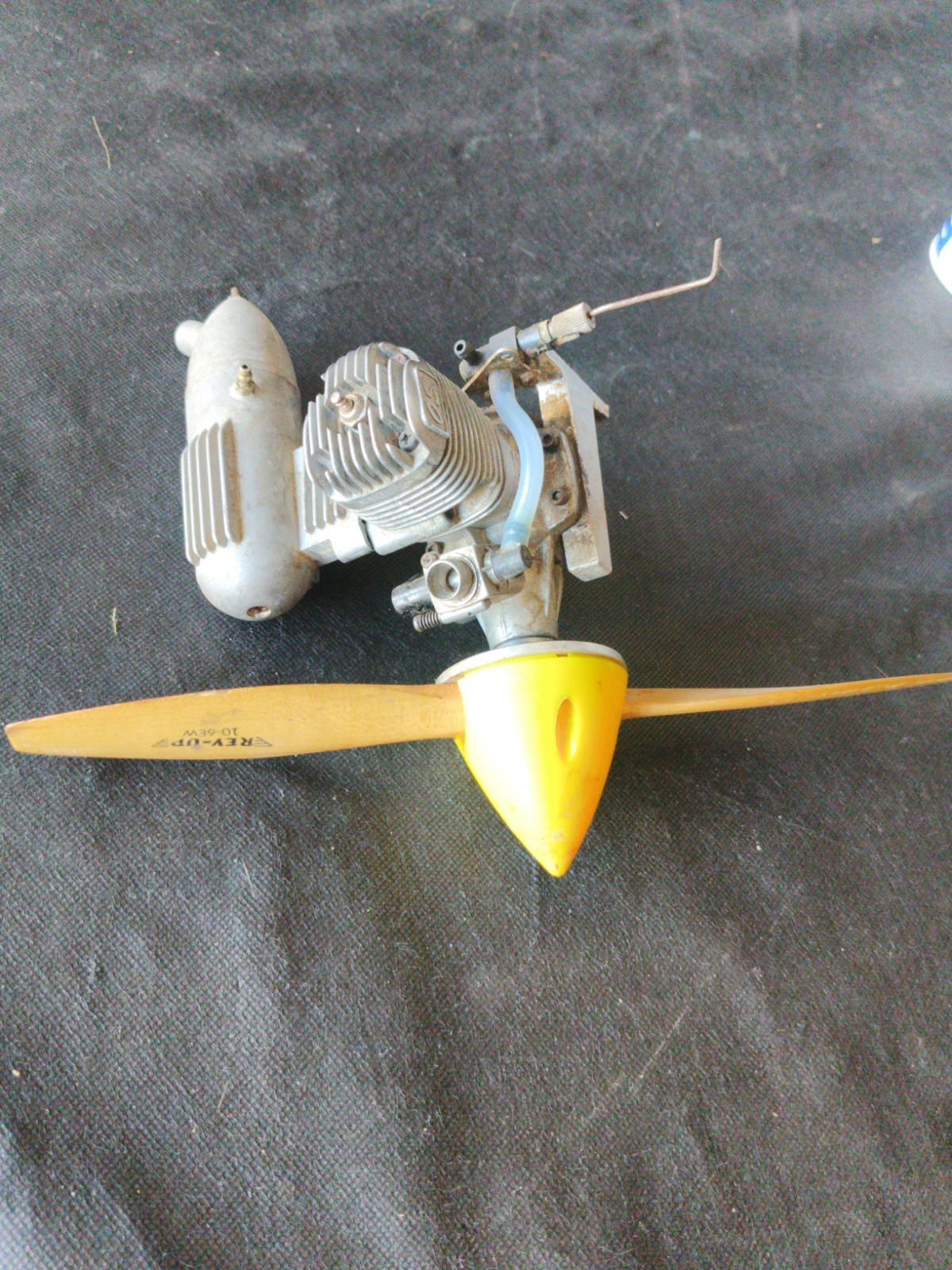 OS Max OS LA 40 RC Airplane Nitro Engine .40 w/ muffler. Untested.