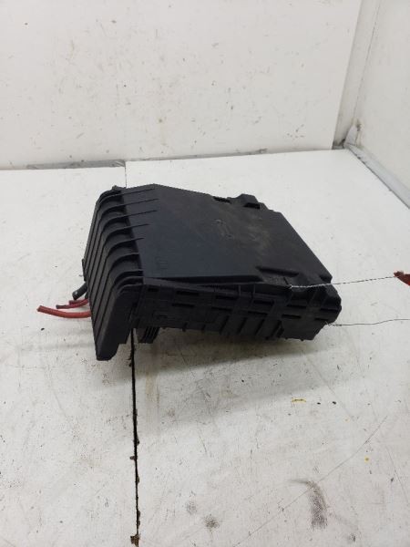 Used Fuse Box Engine fits: 2006 Volkswagen Jetta engine compartment Sedan VIN K