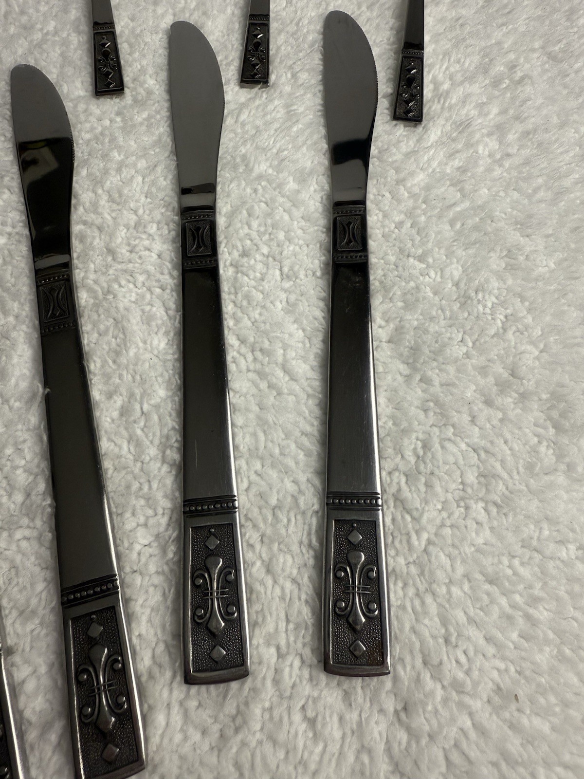 Interpur Cortina Stainless Steel MCM Flatware Japan 40 Pieces Fleur de Lis