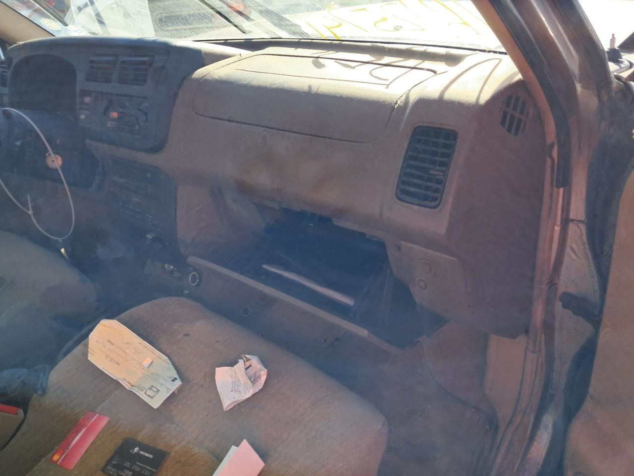 FRONTIER  2000 Glove Box 4828443