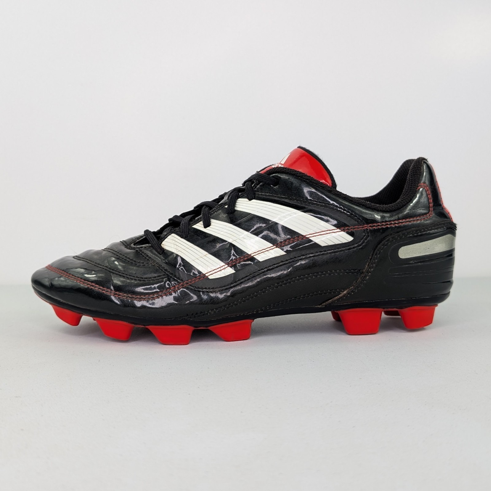 Adidas Traxion Soccer Cleats Mens Size 9.5 Black Red G16032 Y2K 2009 Outdoor