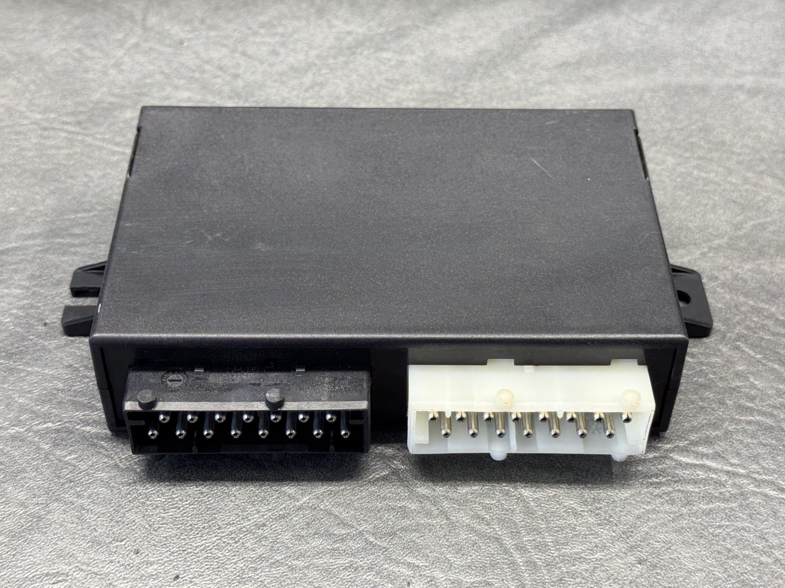 1992 - 1999 BMW E36 CM CHECK CONTROL MODULE COMPUTER UNIT BLACK 12V 61358367981