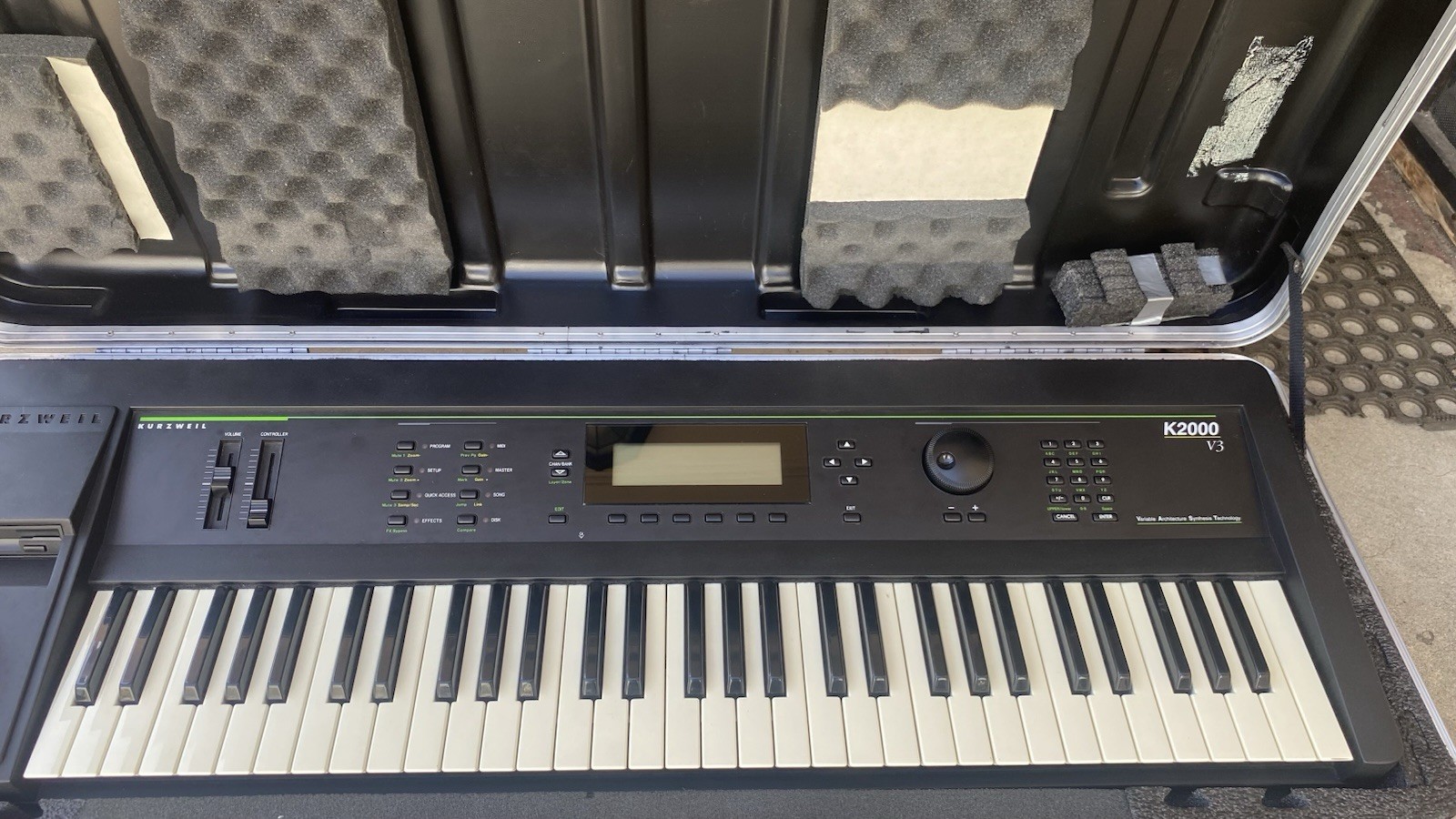 Kurzweil K2000 V3 Workstation Keyboard Synthesizer Vintage