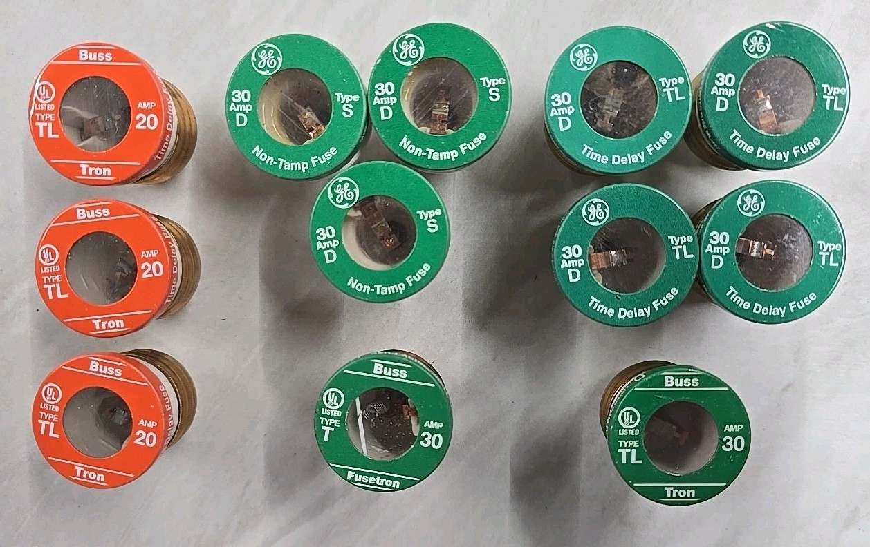 ✔️ Bussmann & GE Misc 20 & 30 Amp Plug Fuses - Lot Of 12