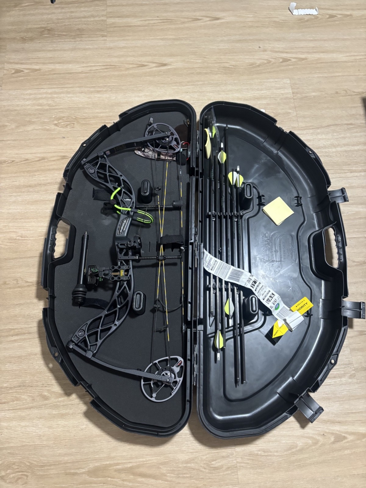Diamond Archery Deploy SB Carbon Compound Bow Package & Trophy Ridge Accessories