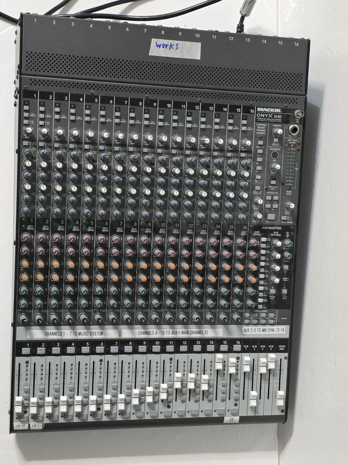 Mackie ONYX 1640 16-Channel Recording Mixer Mixing Console