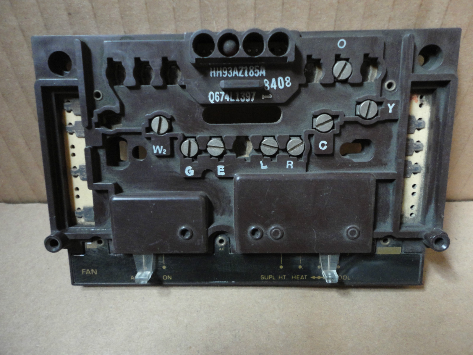 ~DiscountHVAC~ CP-HH93AZ185 - Carrier - Thermostat Sub Base Honeywell Q674L1397