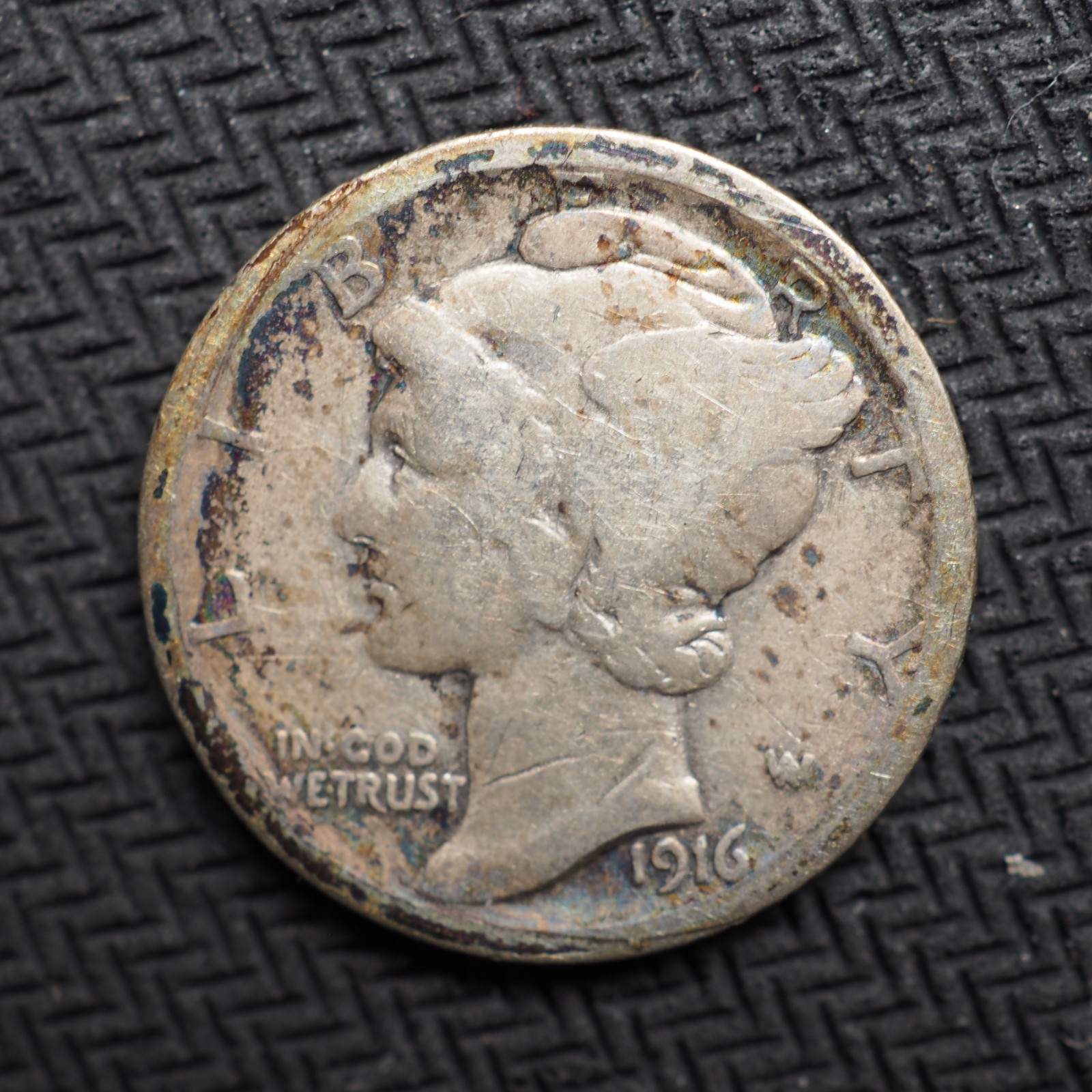 1916  **P**MERCURY   HEAD  SILVER DIME - FREE SHIPPING! C2506