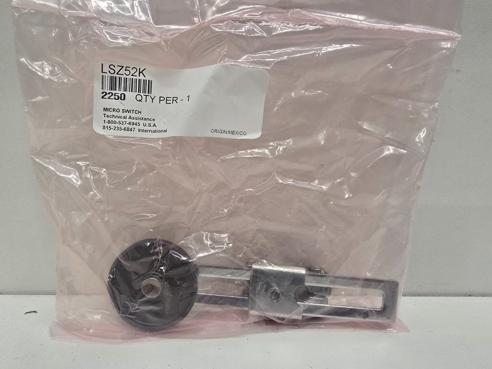 NEW IN BAG! MICRO SWITCH ADJUSTABLE ROLLER ARM LIMIT SWITCH LSZ52K